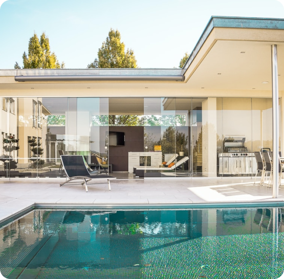 Foto de uma casa mobiliada com piscina